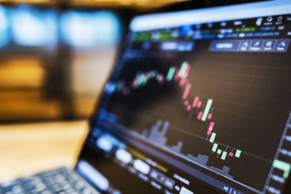 Advantages and Disadvantages of Mutual Funds and ETFs