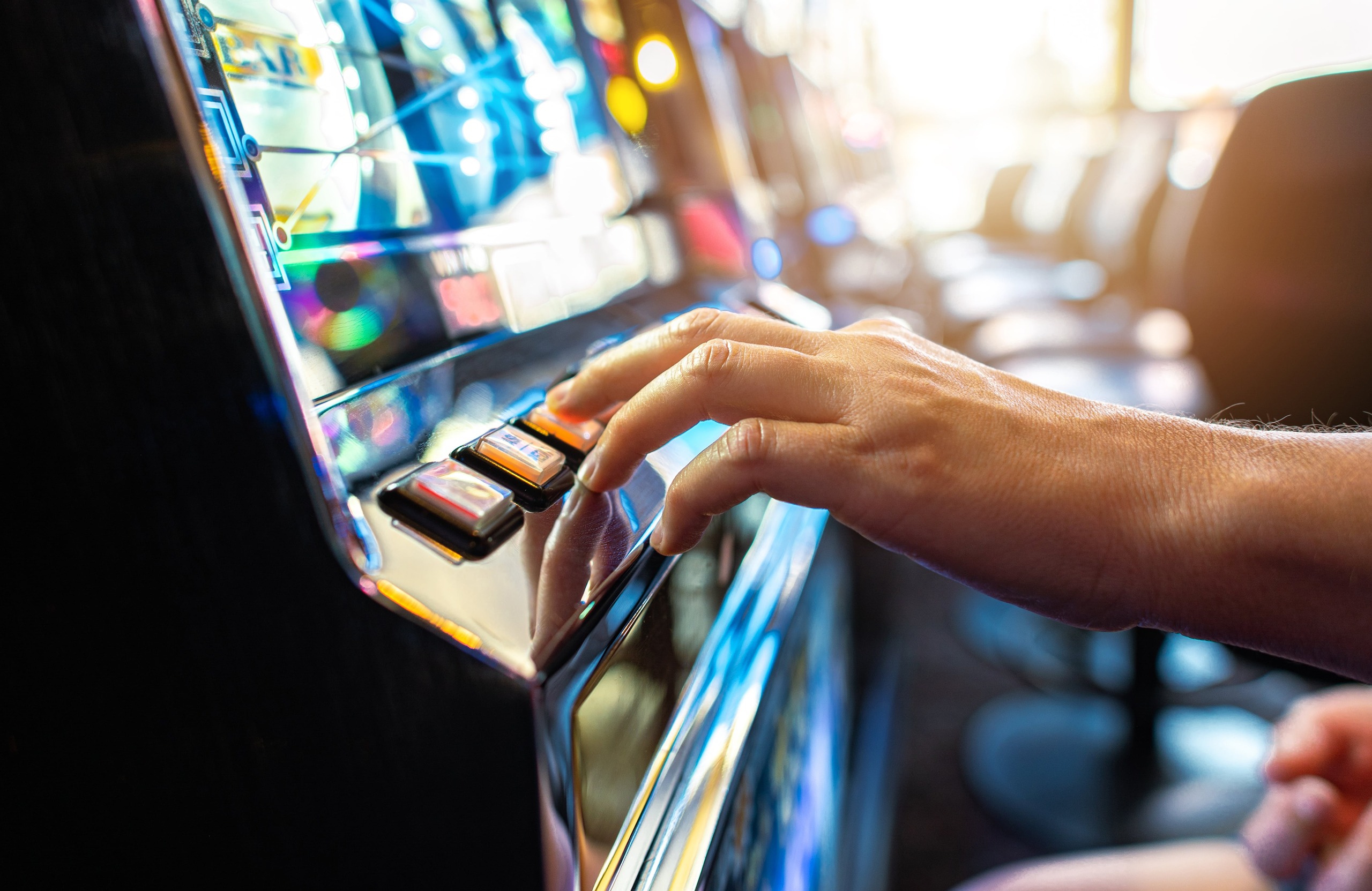 Taking Advantage of Bonuses and Free Entries - Online Casinos